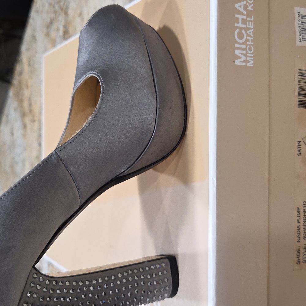 Michael Kors Nadia Pump, Satin Grey, Size 8.5